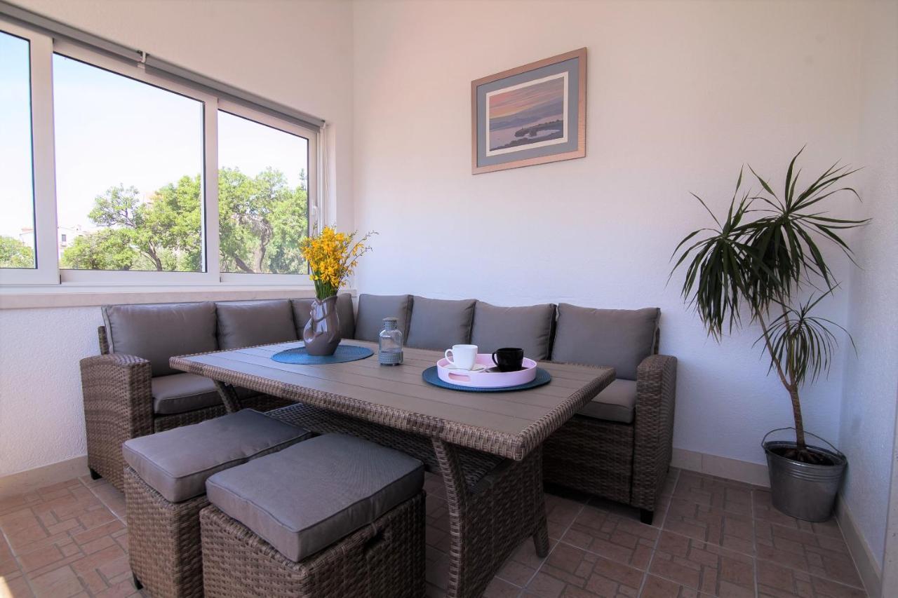 Family Apartments Brach Бол Екстериор снимка
