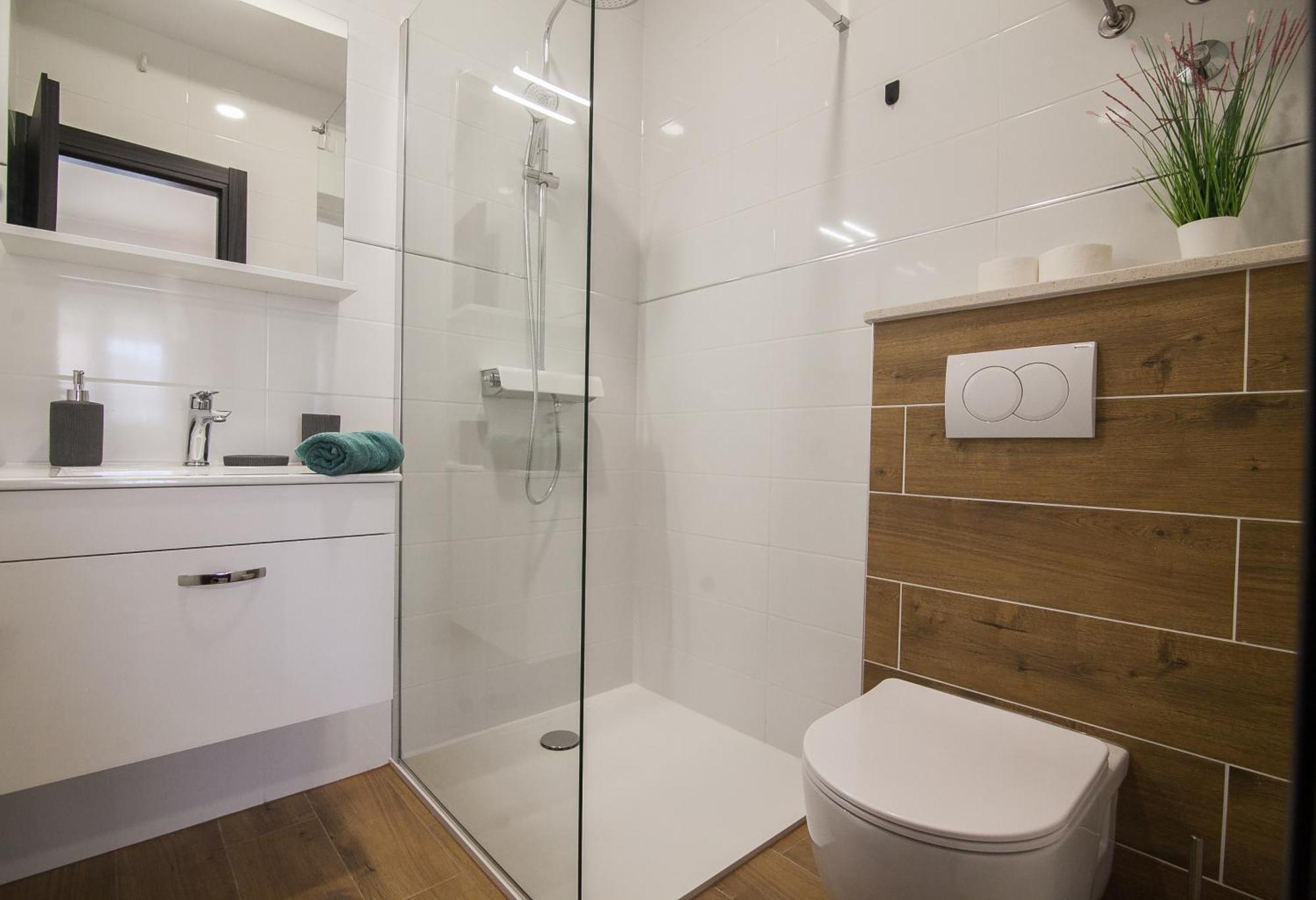 Family Apartments Brach Бол Екстериор снимка
