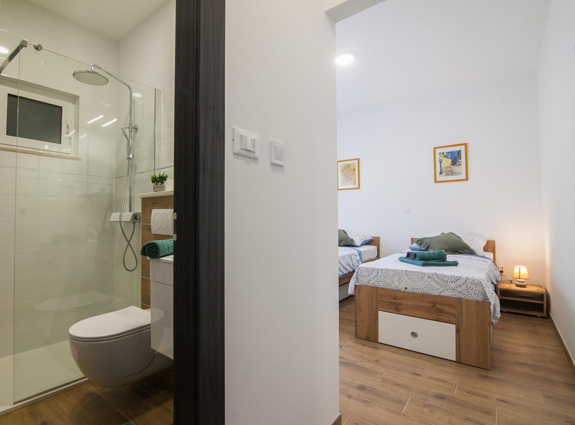 Family Apartments Brach Бол Екстериор снимка