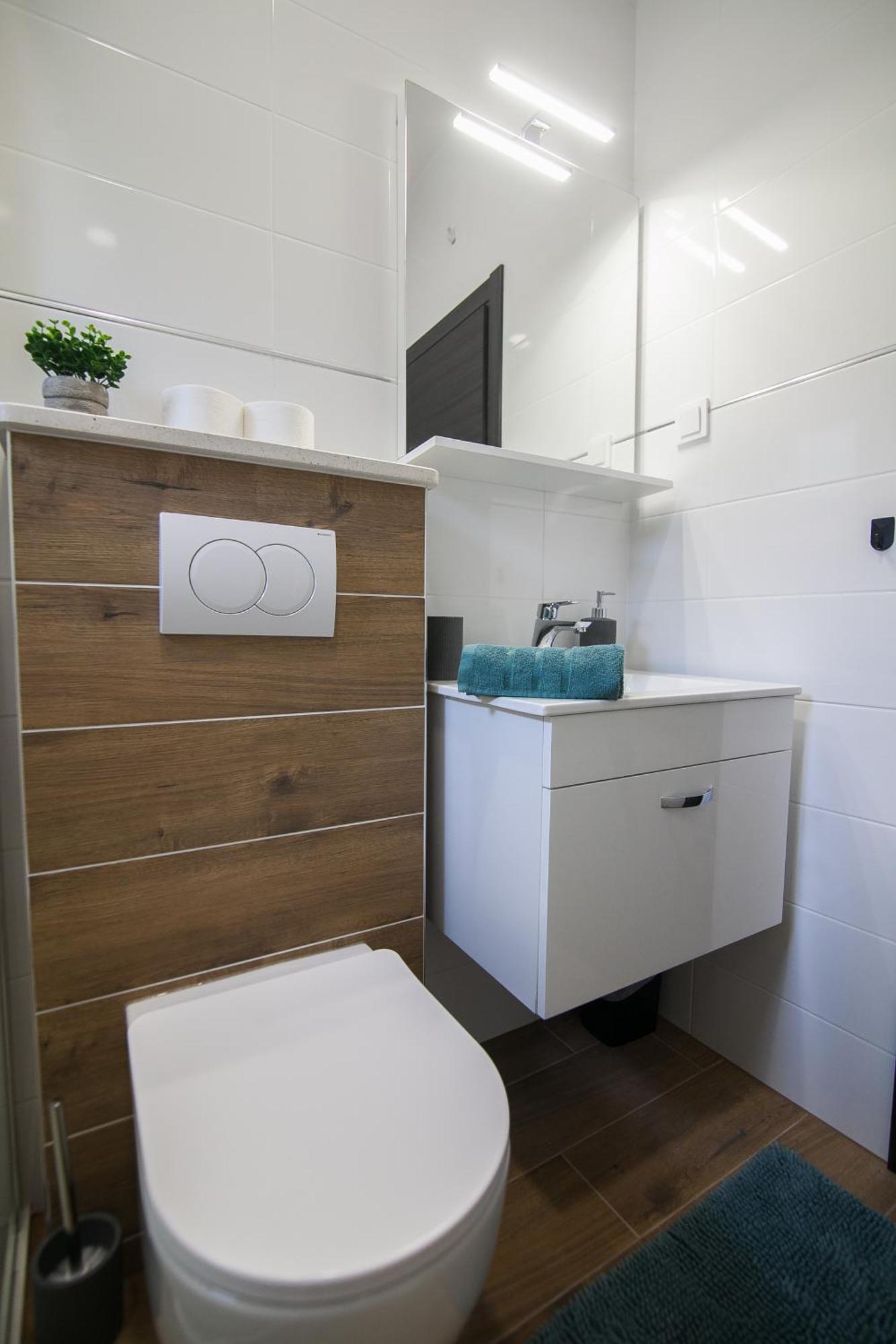 Family Apartments Brach Бол Екстериор снимка